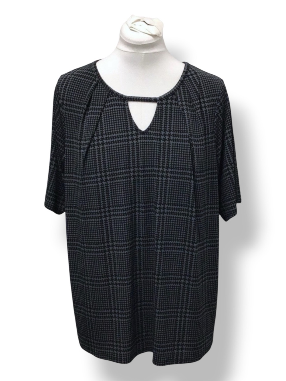 Worthington Woman Short Sleeve Cutout Neck Pleated Blouse Houndstooth Black 1X